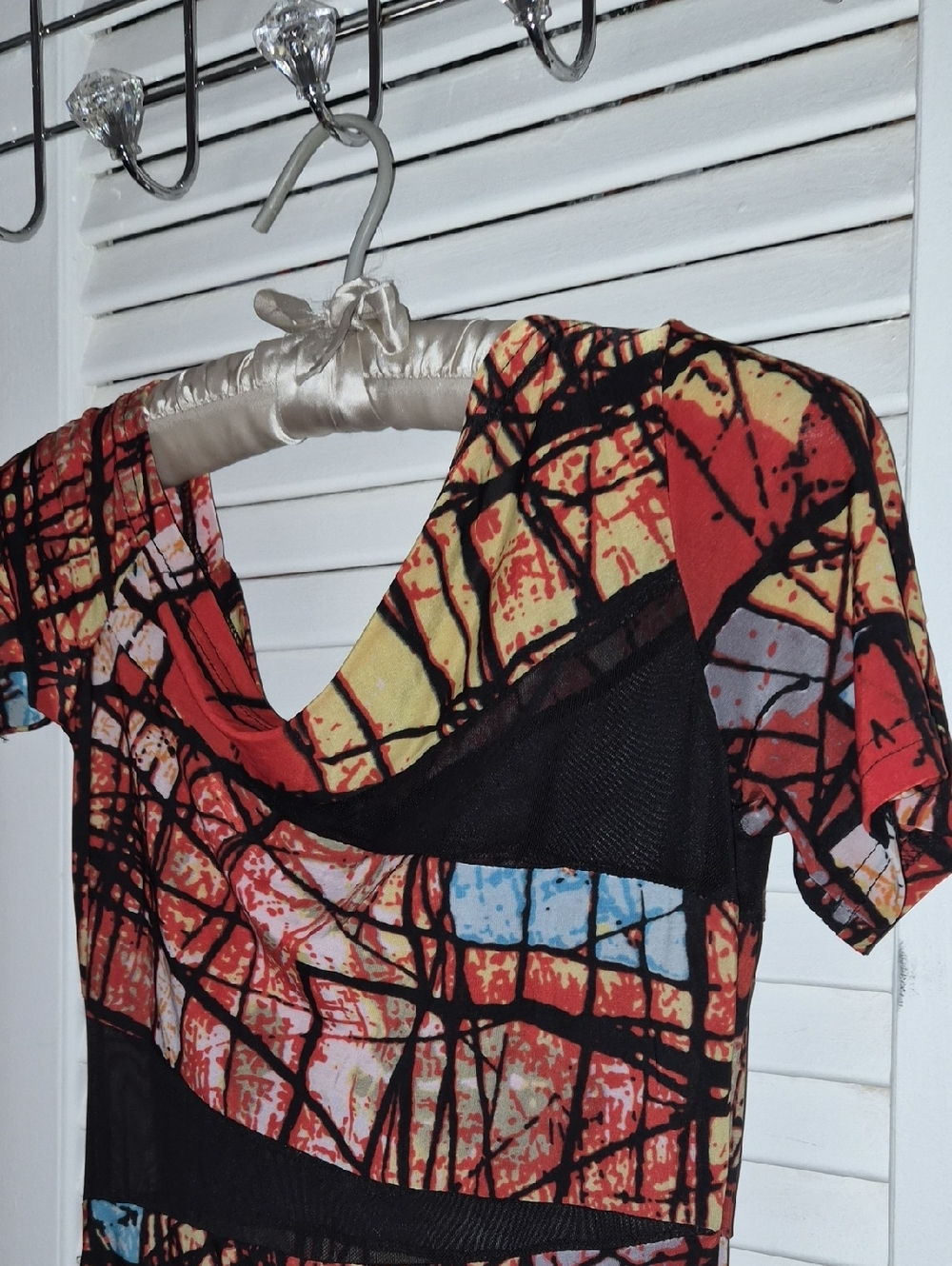 Abstract Red Pattern Short Sleeve Dress - Picture 2 of 5